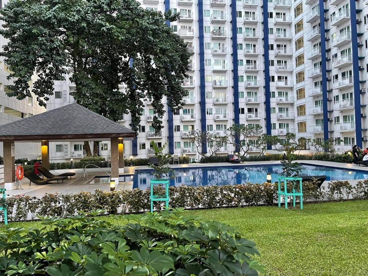 Relaxing City View Aparthotel Manila Exteriör bild