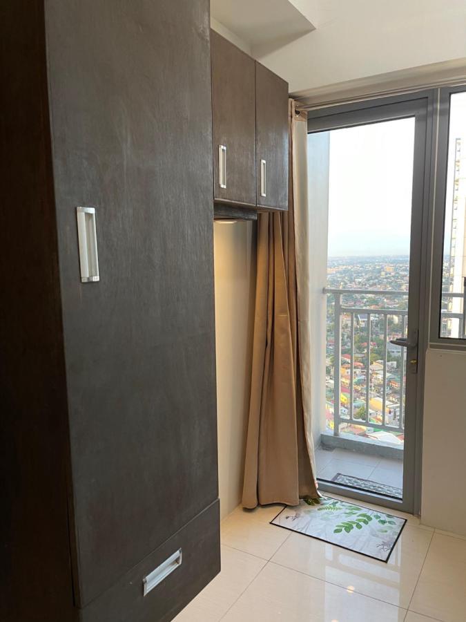 Relaxing City View Aparthotel Manila Exteriör bild