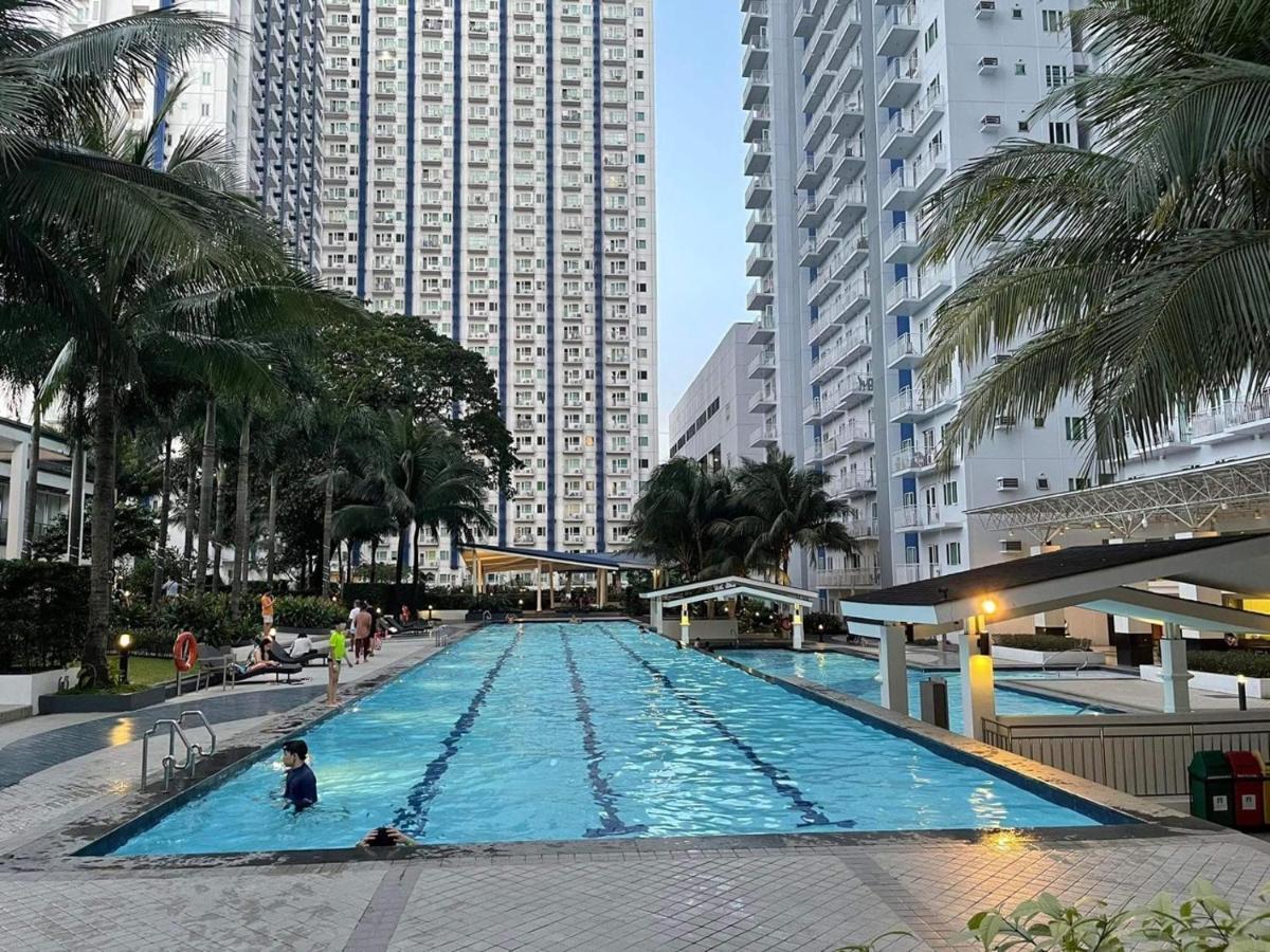 Relaxing City View Aparthotel Manila Exteriör bild